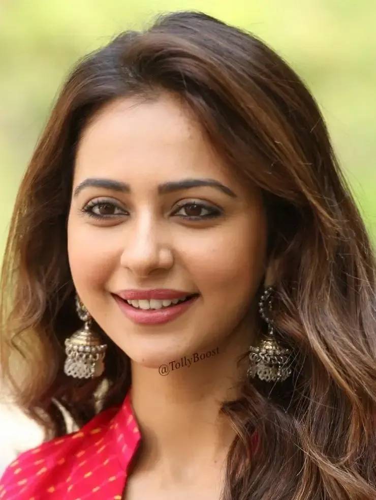 INDIAN ACTRESS RAKUL PREET SINGH LONG HAIR FACE CLOSEUP 4